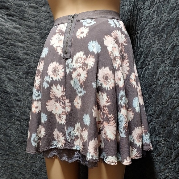 Delia's  floral print Mini size xs - Picture 5 of 7